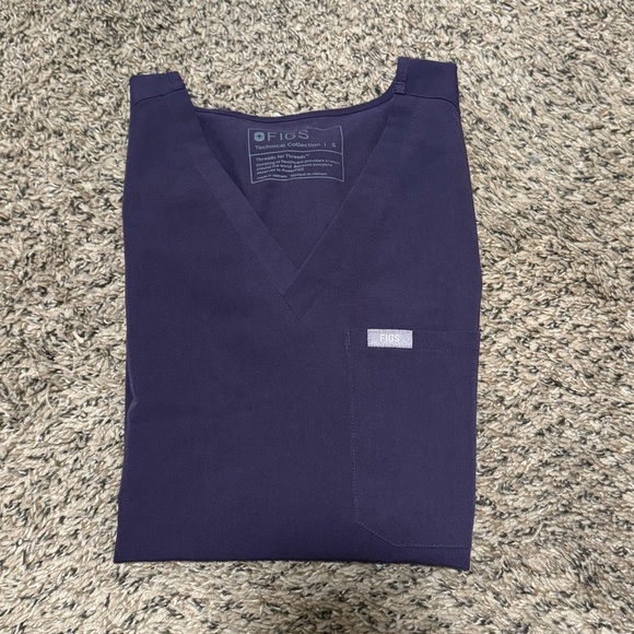 Figs Tops - Figs Purple Jam Catarina one pocket top size small